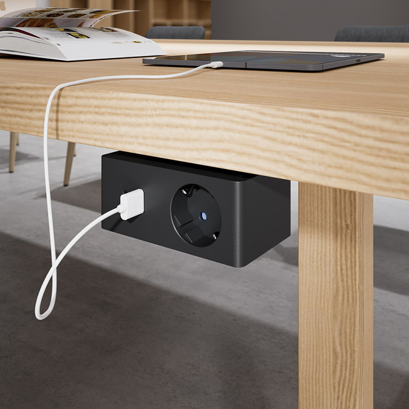 VersaQW USB pistorasia, musta VersaQW USB pistorasia, musta